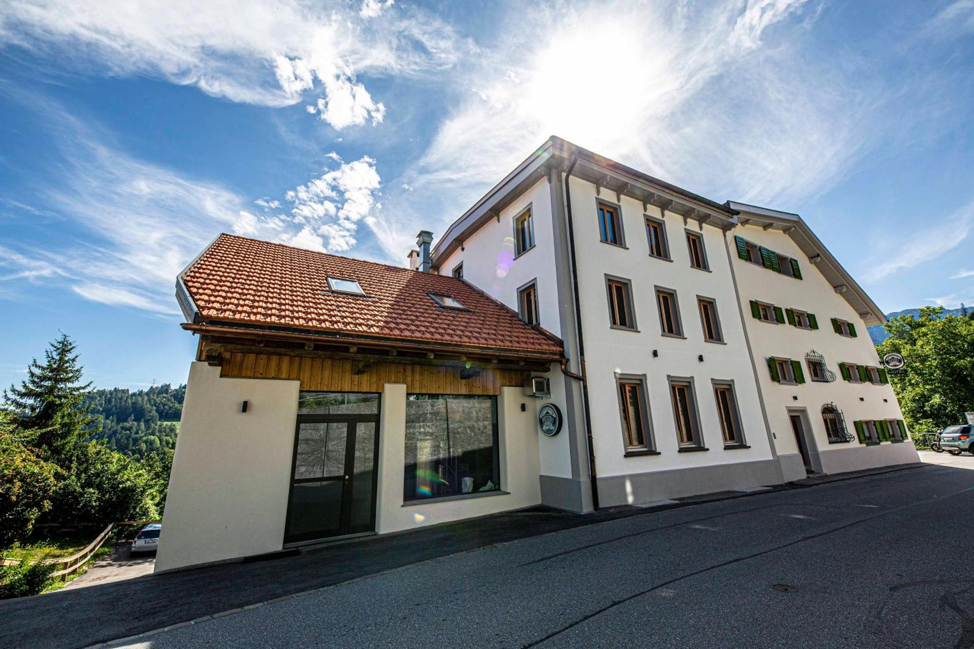 Gasthaus Roessli Versam エクステリア 写真