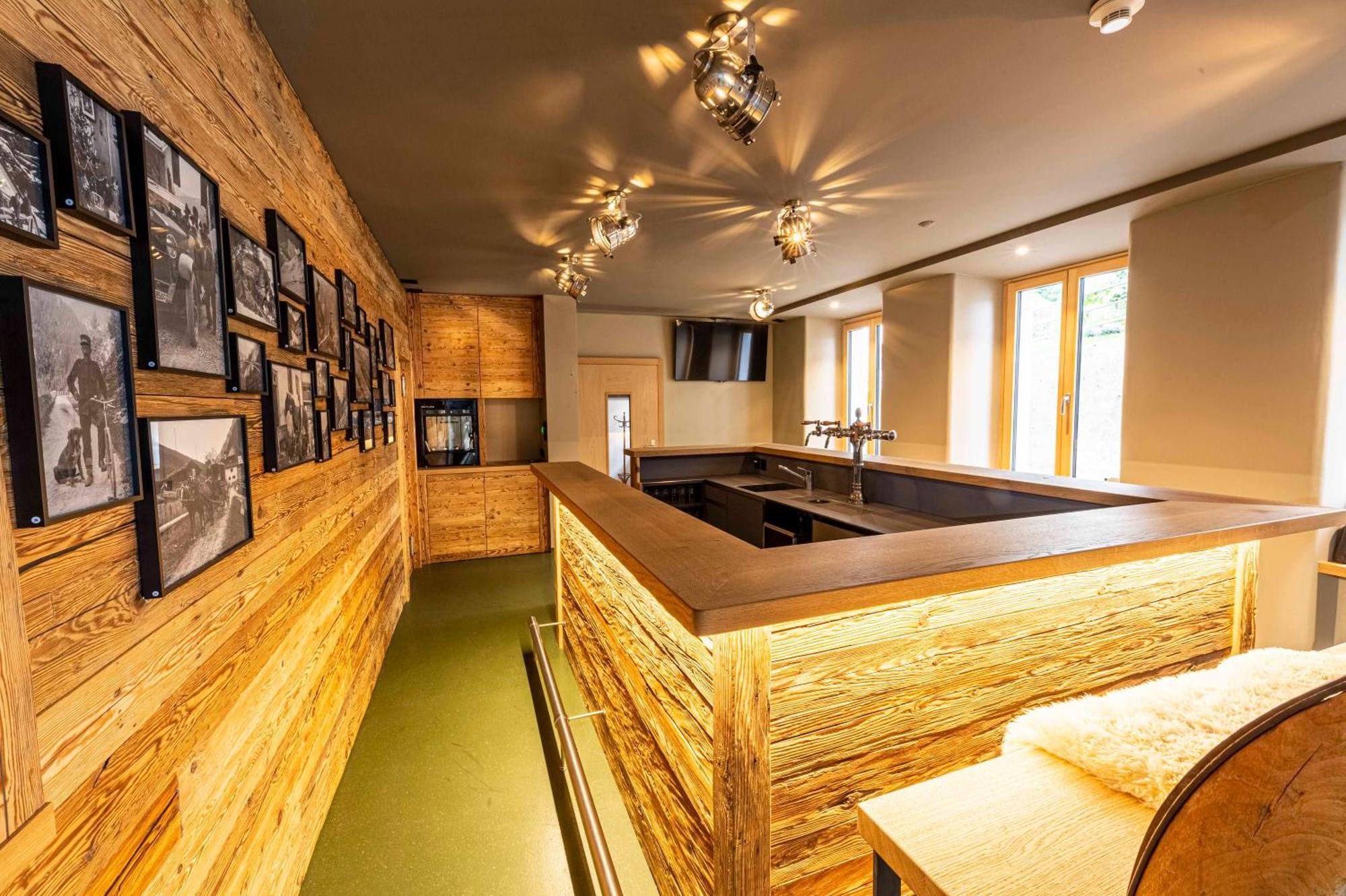 Gasthaus Roessli Versam エクステリア 写真